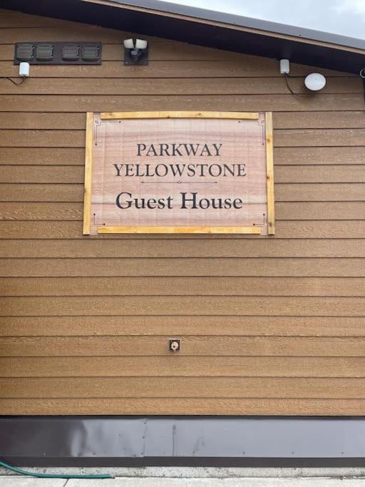 Parkway Yellowstone Guest House Room #1 การ์ดีเนอร์ ภายนอก รูปภาพ