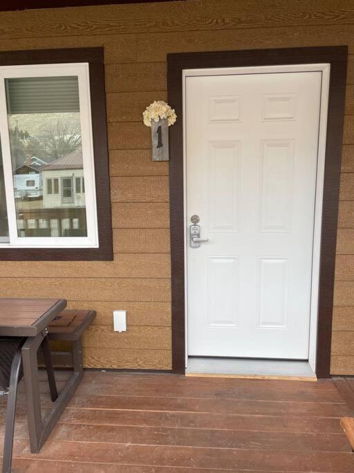 Parkway Yellowstone Guest House Room #1 การ์ดีเนอร์ ภายนอก รูปภาพ