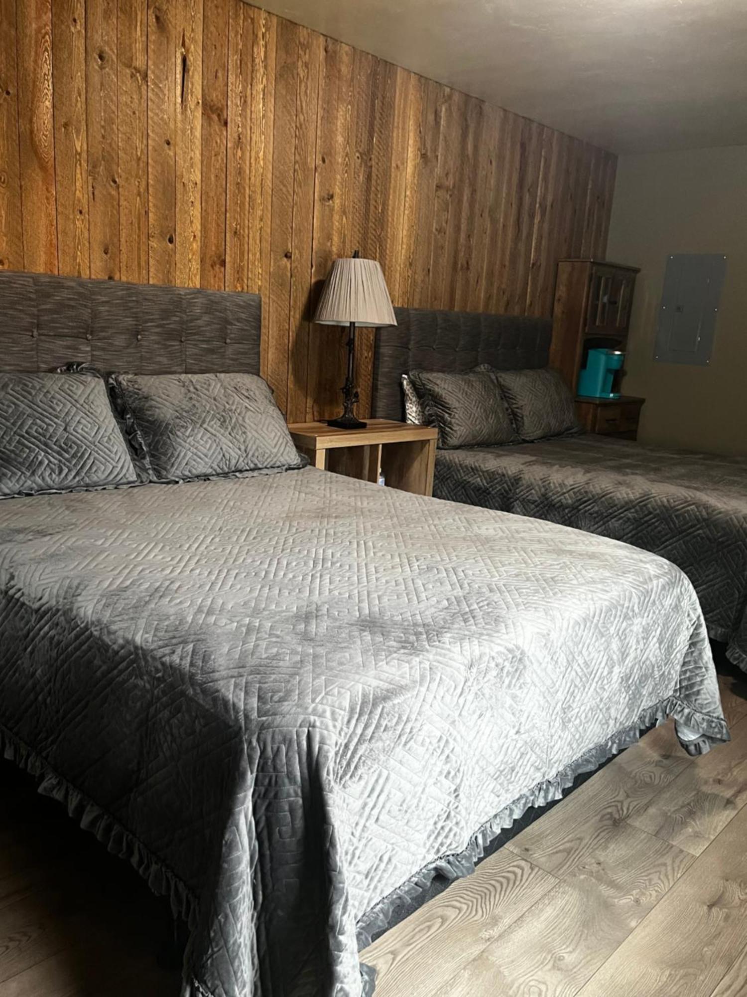 Parkway Yellowstone Guest House Room #1 การ์ดีเนอร์ ภายนอก รูปภาพ