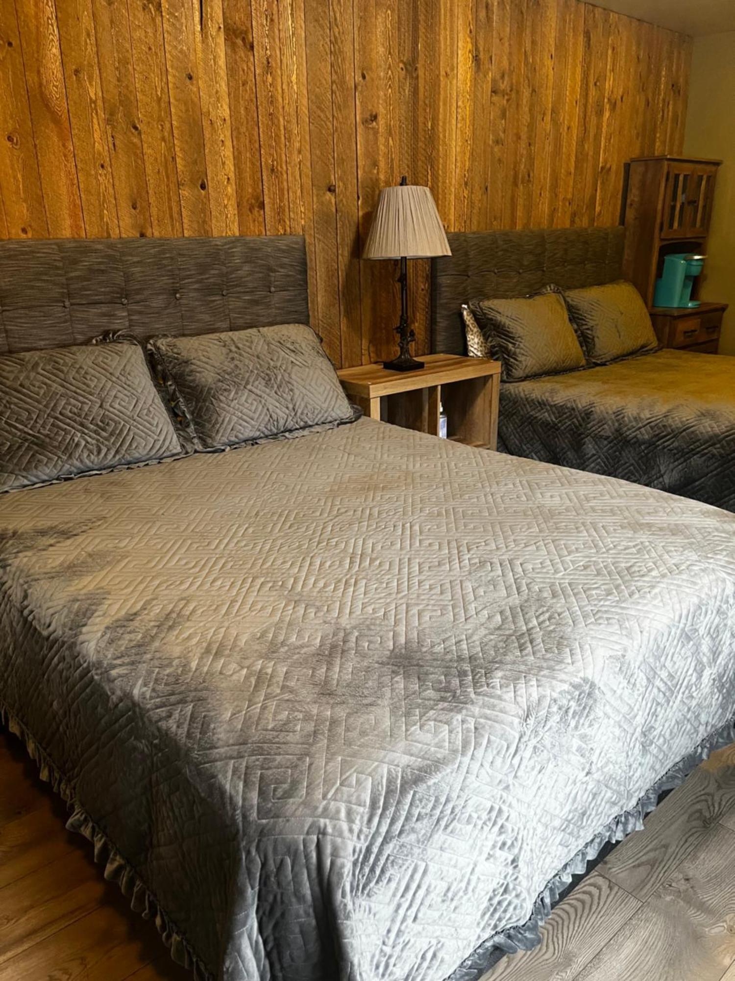 Parkway Yellowstone Guest House Room #1 การ์ดีเนอร์ ภายนอก รูปภาพ